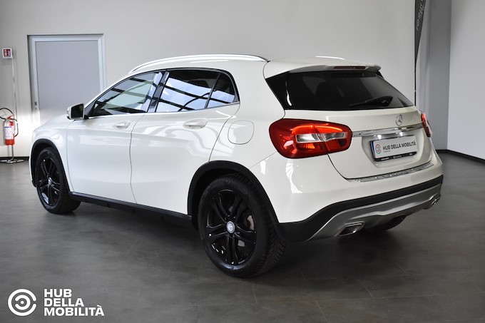 MERCEDES-BENZ GLA 180 CDI Automatic Sport